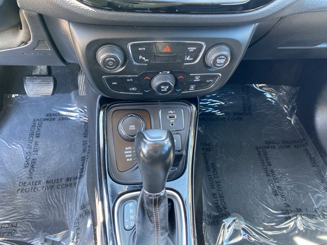 Vehicle image 14 of 33