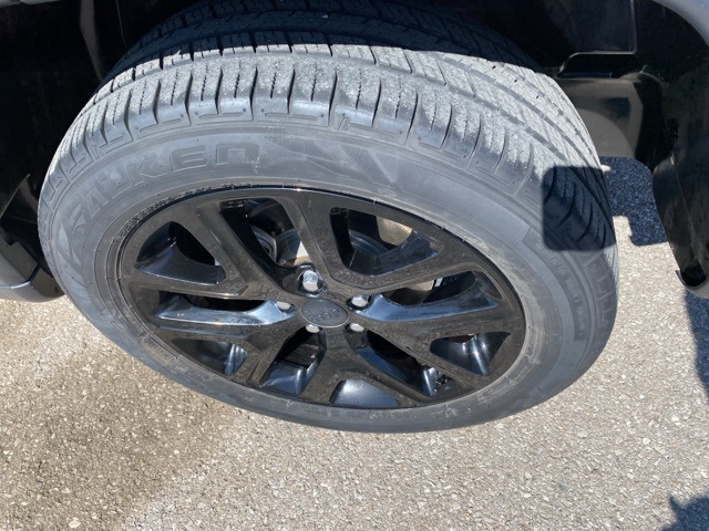 Vehicle image 32 of 33