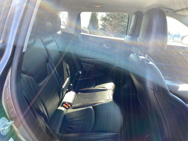 Vehicle image 24 of 33