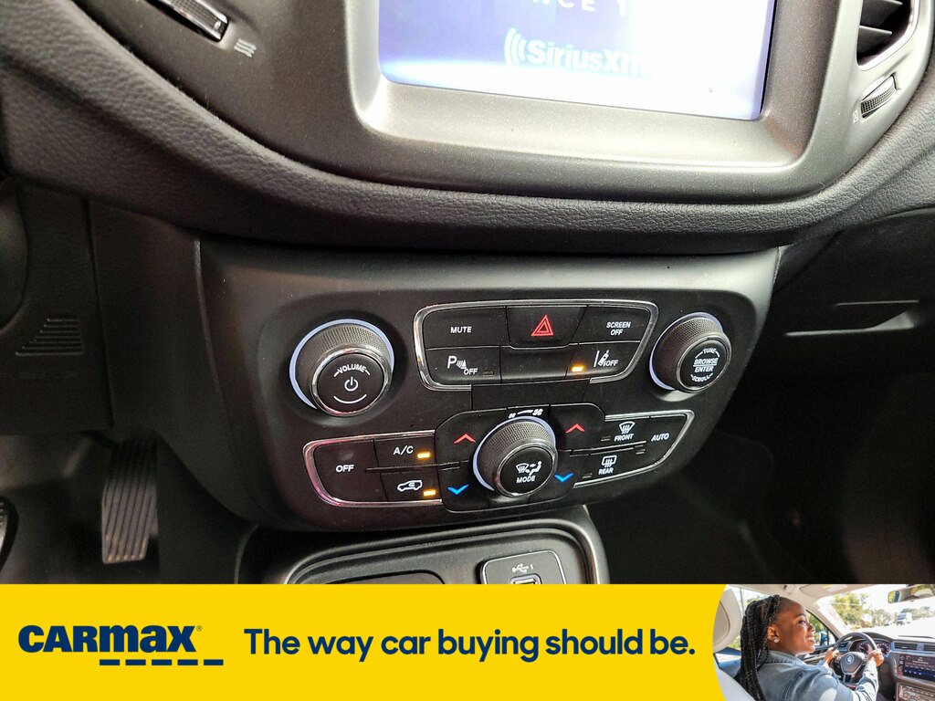 Vehicle image 24 of 27