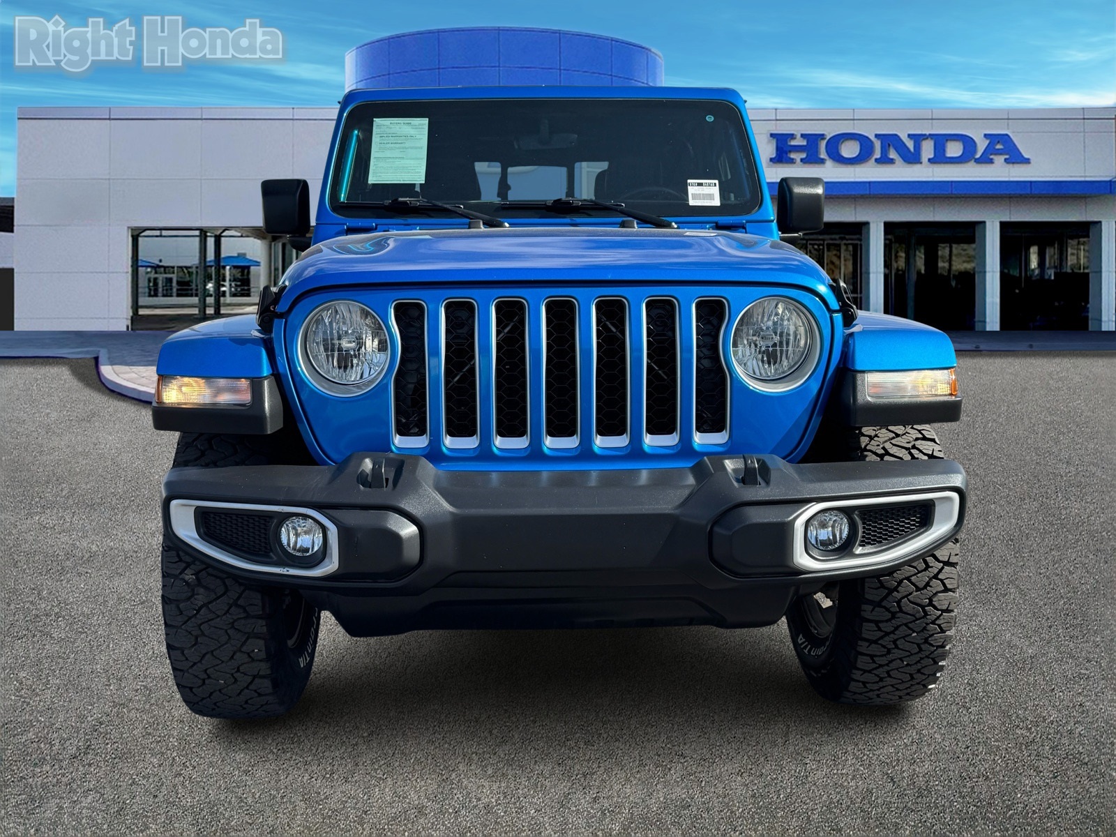 Vehicle image 4 of 28