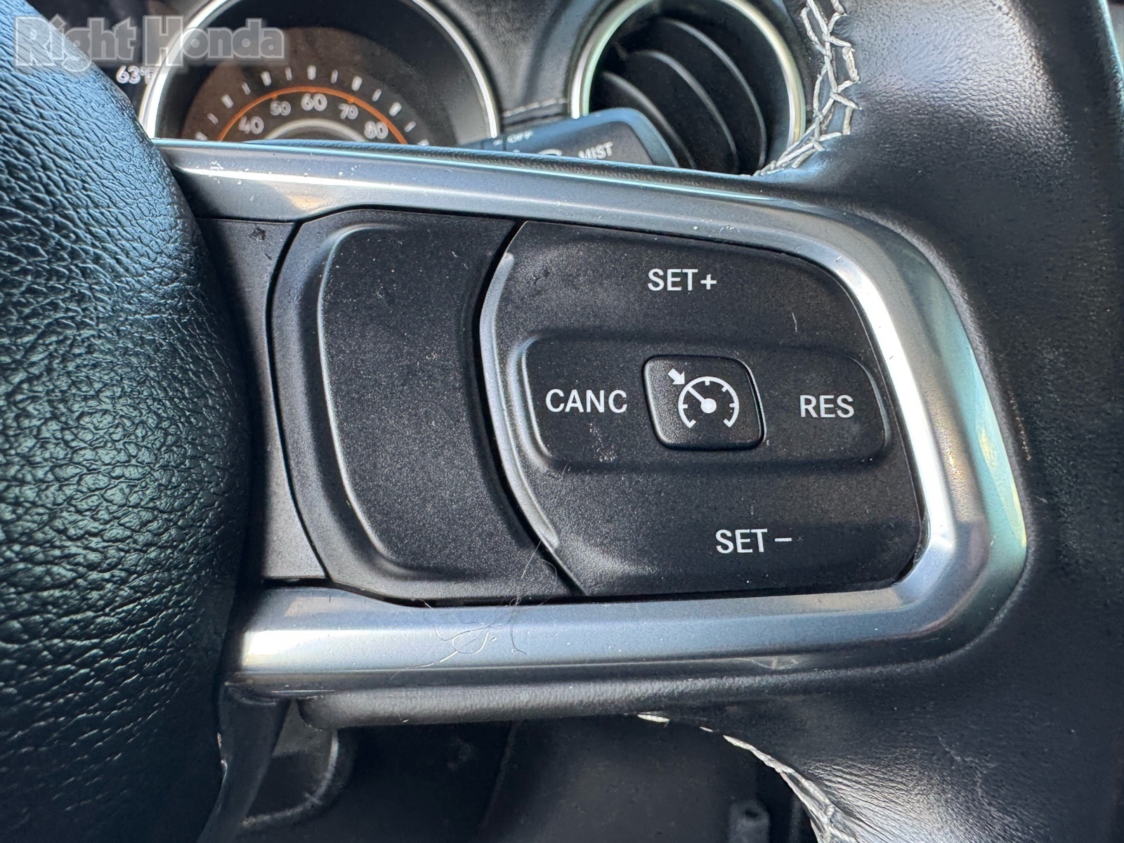 Vehicle image 15 of 28