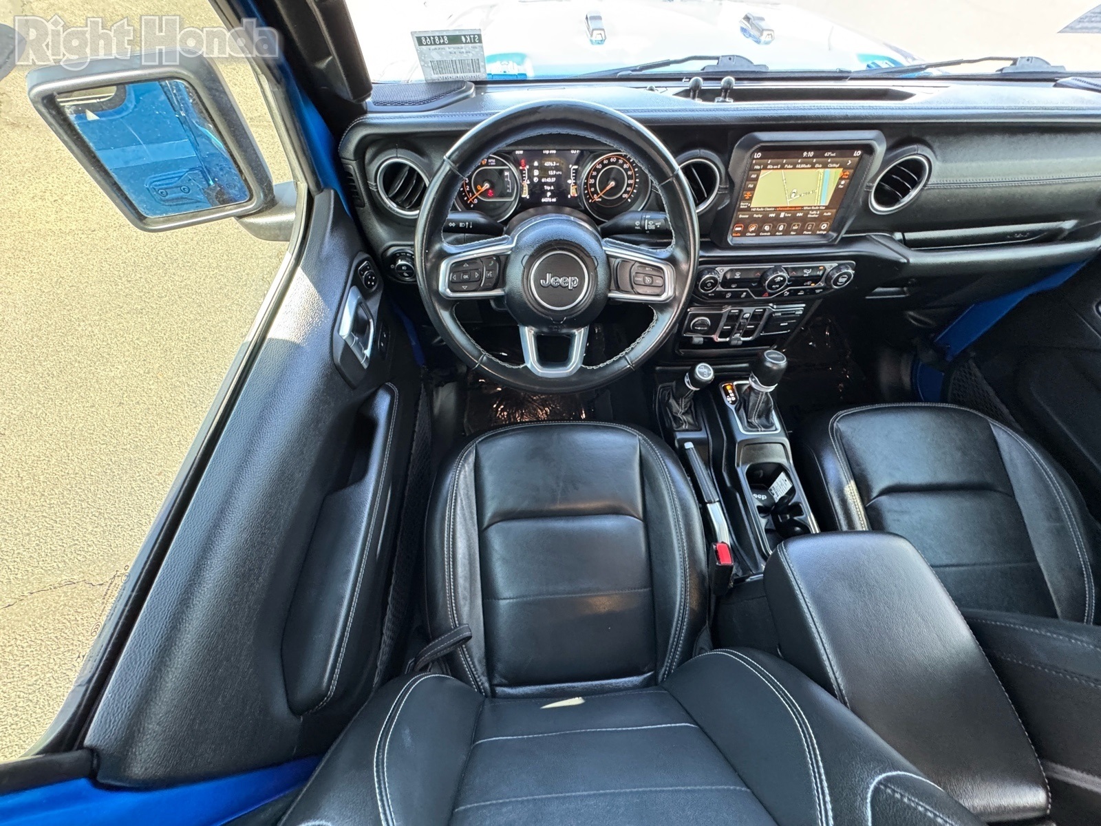 Vehicle image 24 of 28