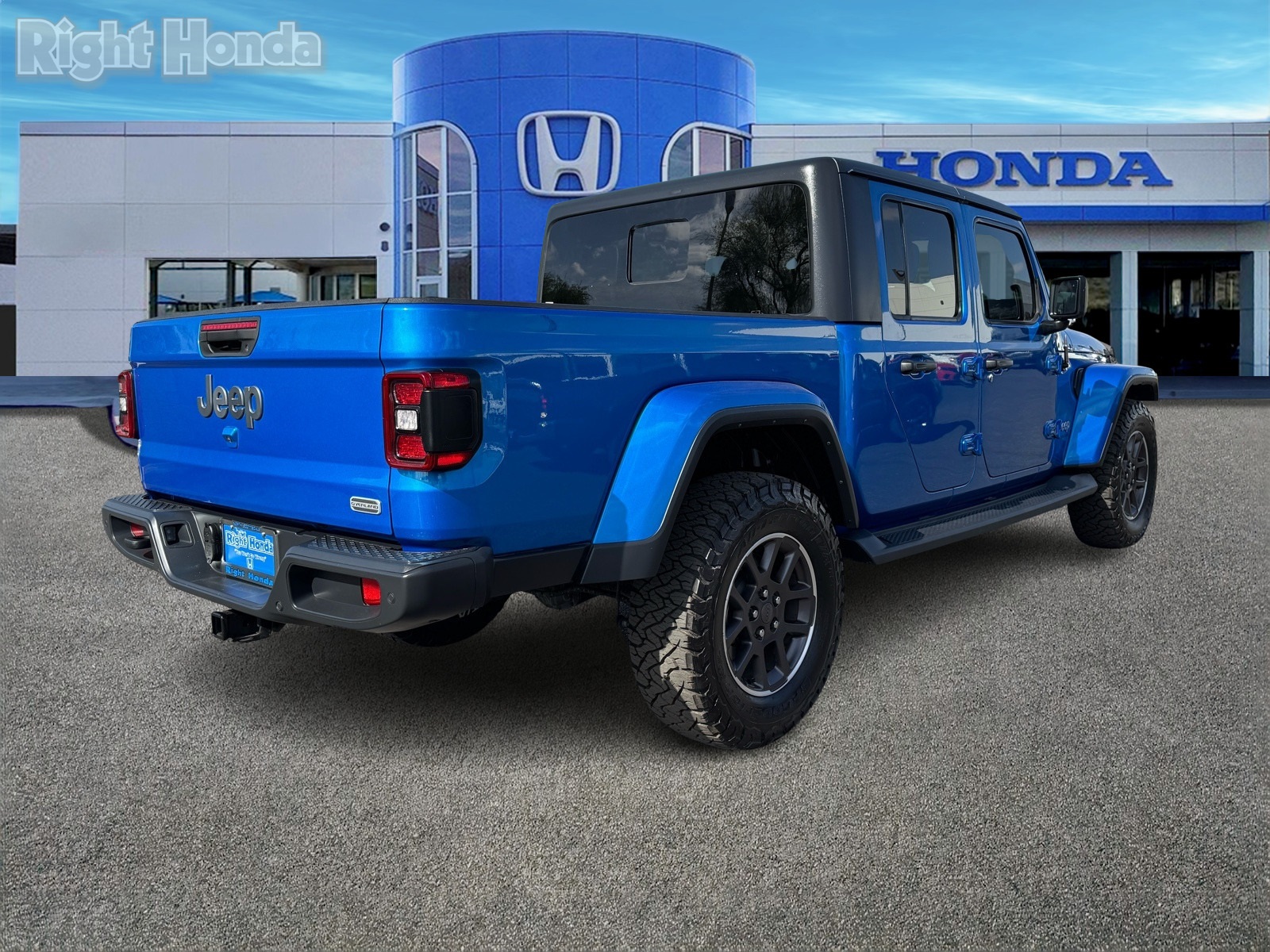 Vehicle image 3 of 28