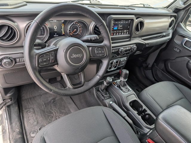 Vehicle image 9 of 30