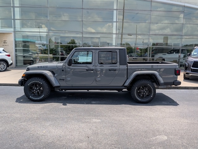Vehicle image 8 of 30