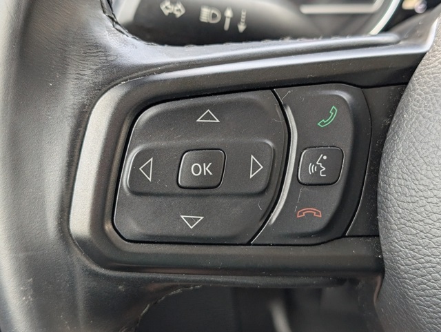 Vehicle image 23 of 30