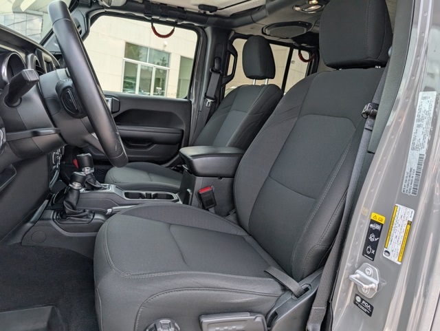 Vehicle image 10 of 30
