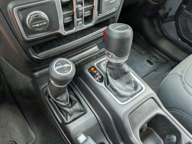 Vehicle image 18 of 30