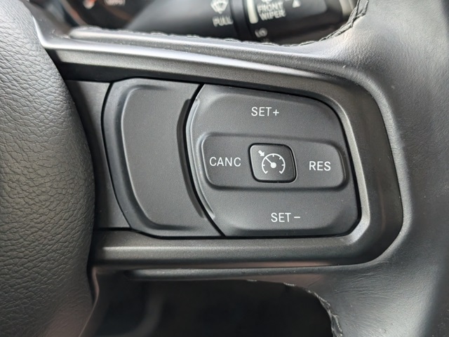 Vehicle image 24 of 30