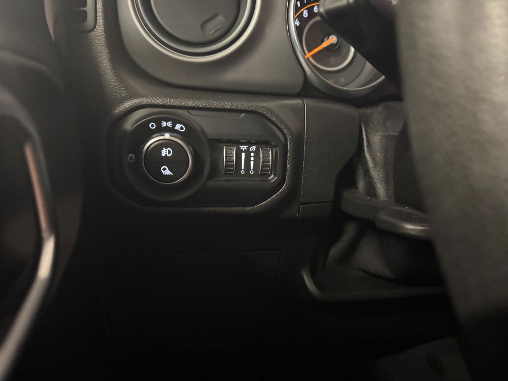 Vehicle image 20 of 26