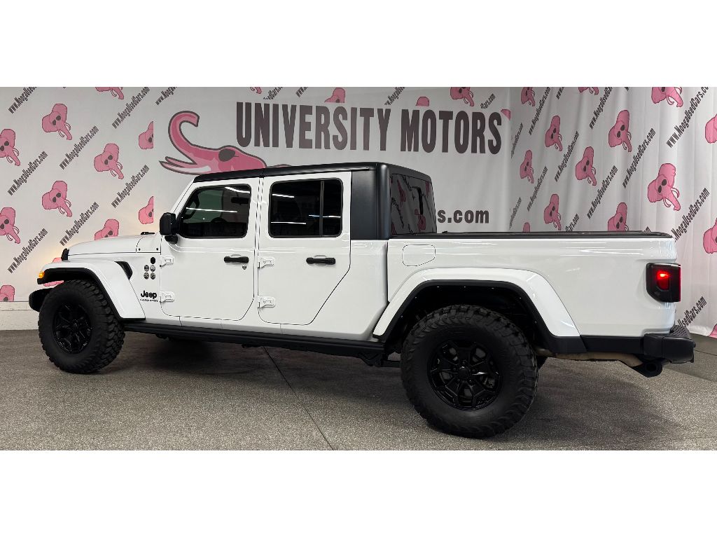 Vehicle image 10 of 26