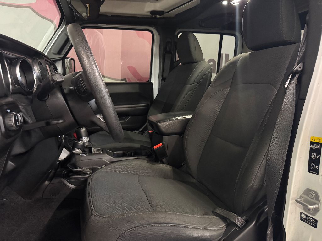 Vehicle image 16 of 26