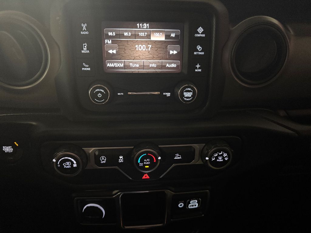 Vehicle image 24 of 26