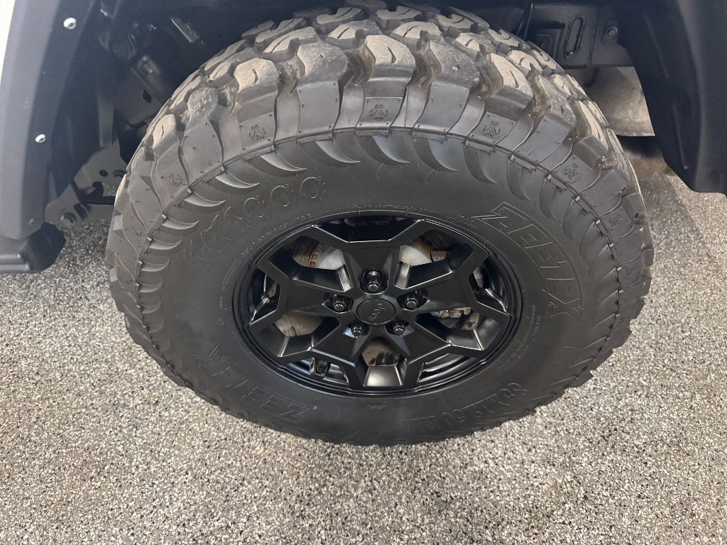 Vehicle image 14 of 26