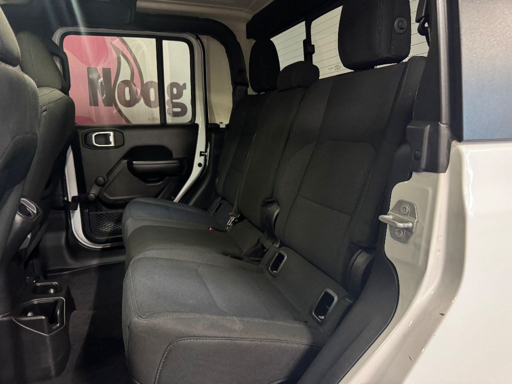 Vehicle image 19 of 26