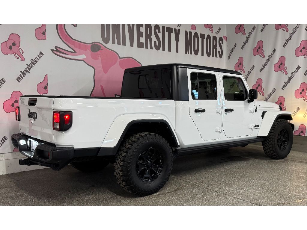 Vehicle image 8 of 26