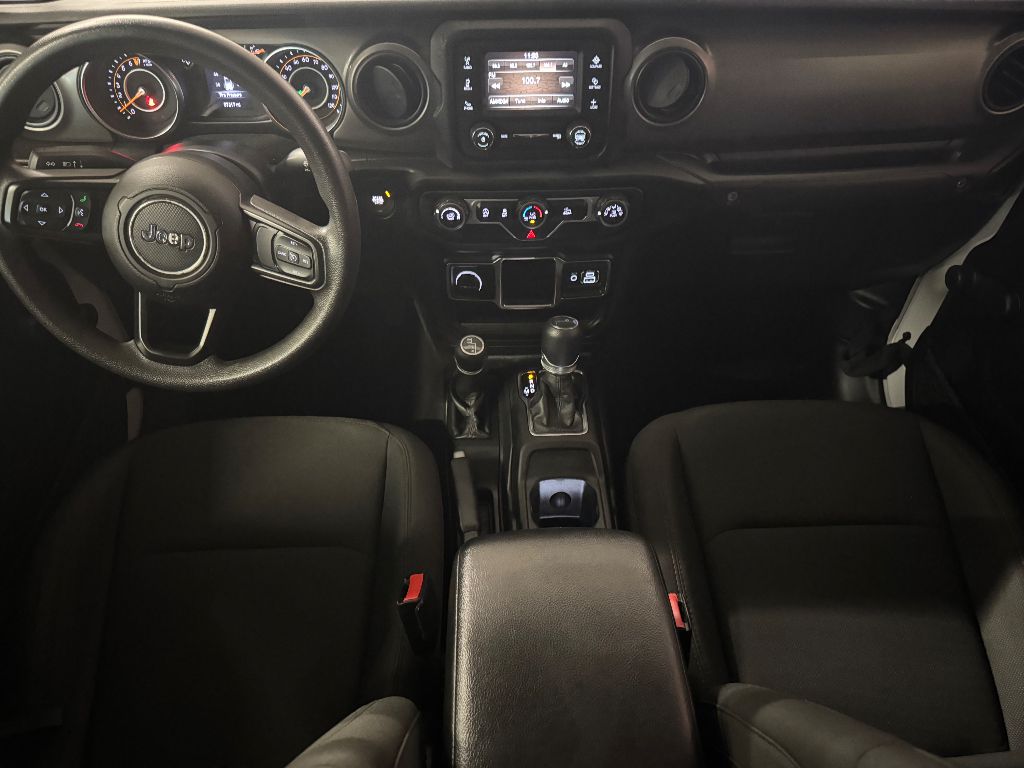 Vehicle image 18 of 26