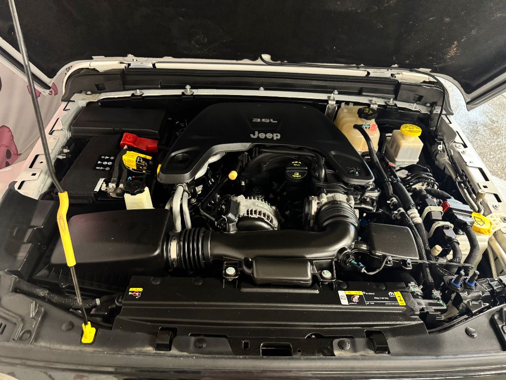 Vehicle image 13 of 26