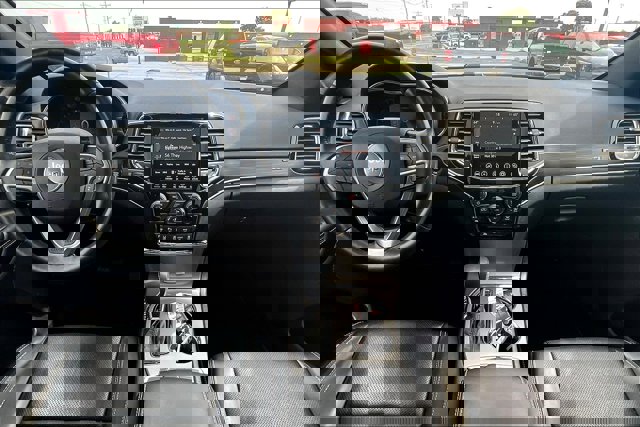 Vehicle image 15 of 39