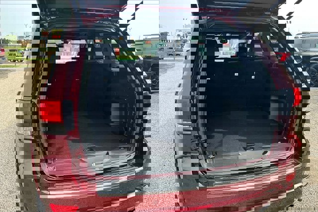 Vehicle image 20 of 39