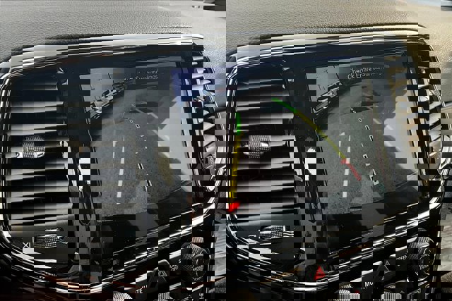 Vehicle image 31 of 39