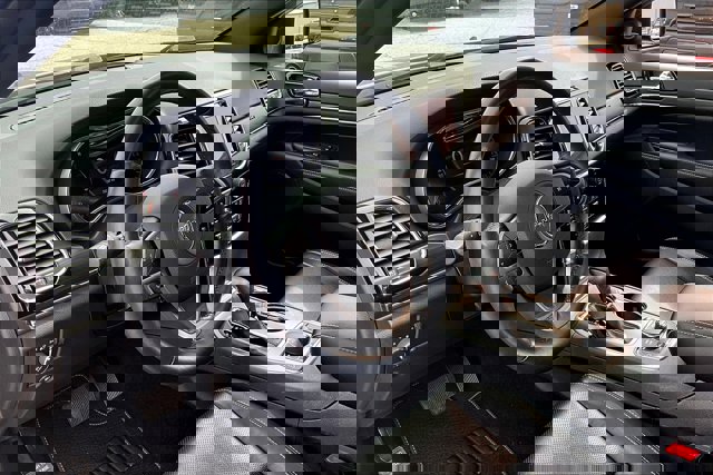 Vehicle image 21 of 39