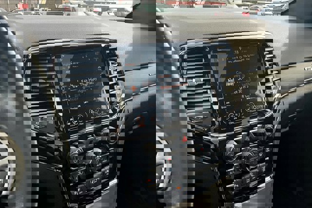 Vehicle image 10 of 39