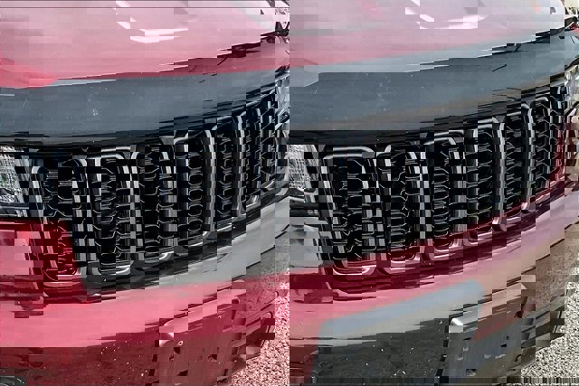 Vehicle image 32 of 39