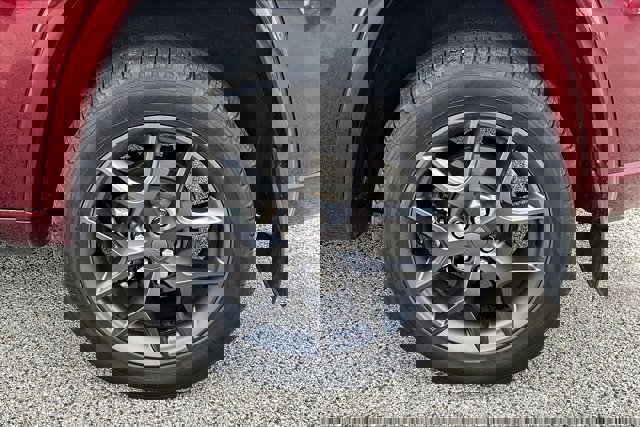 Vehicle image 13 of 39