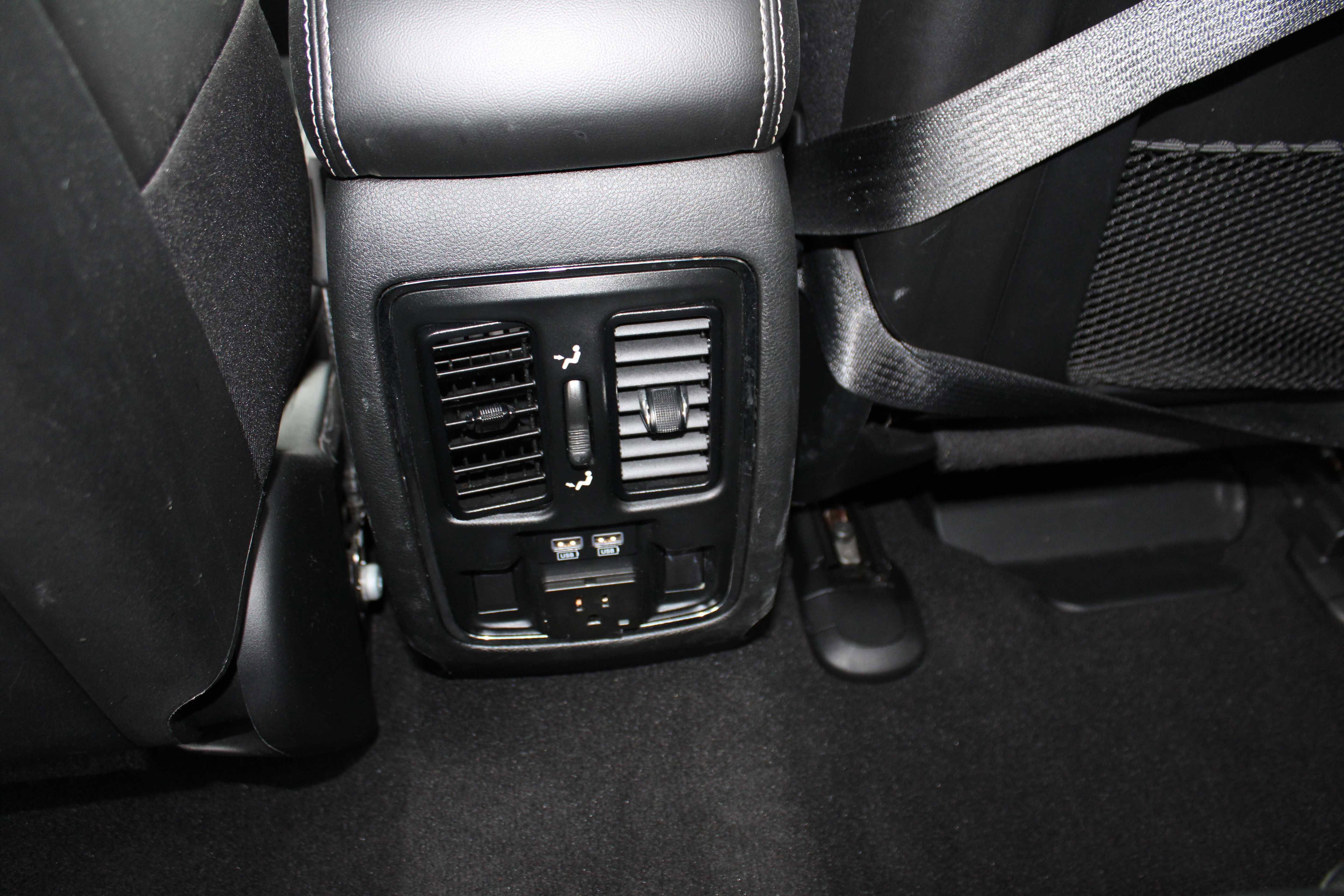 Vehicle image 22 of 26