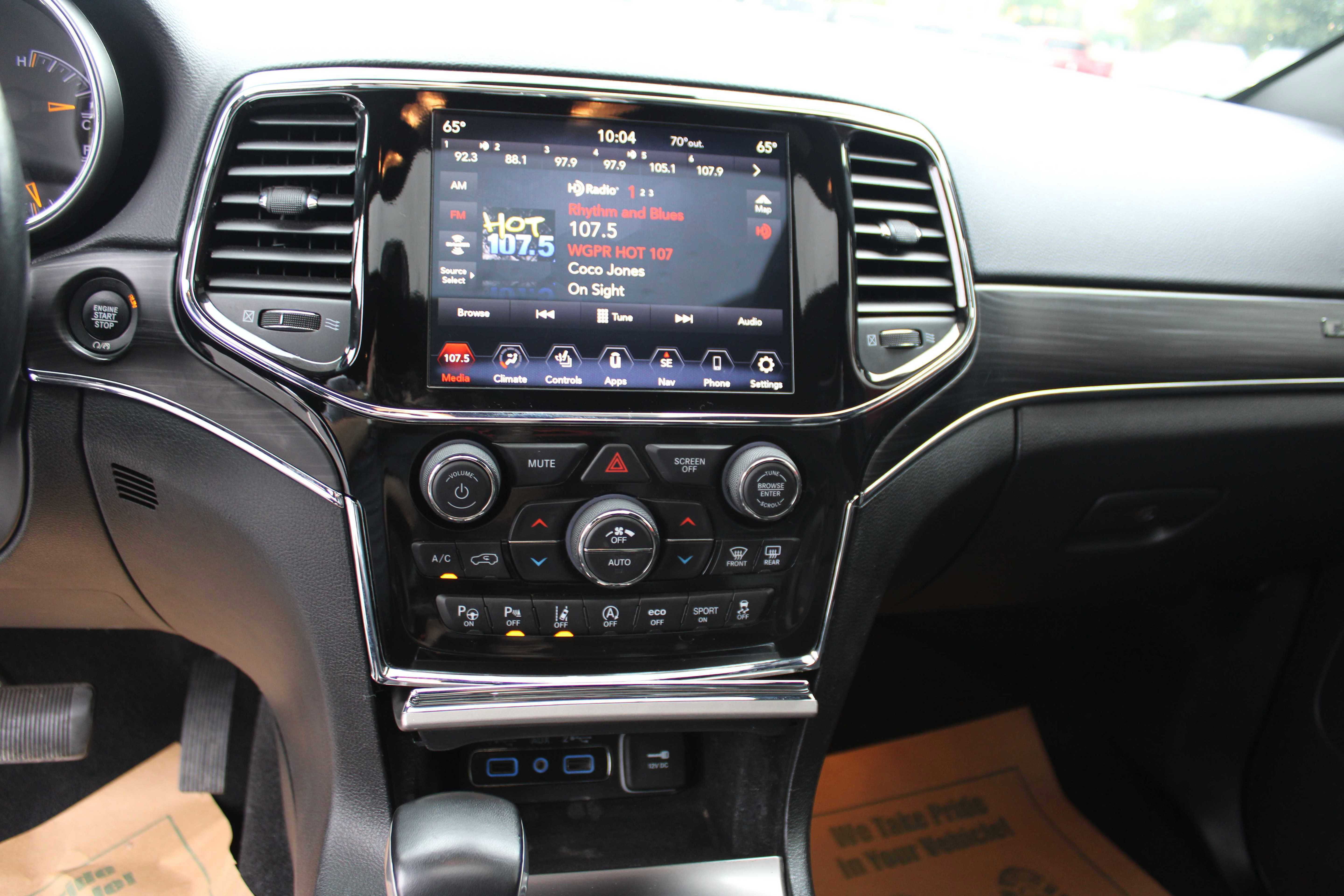 Vehicle image 18 of 26