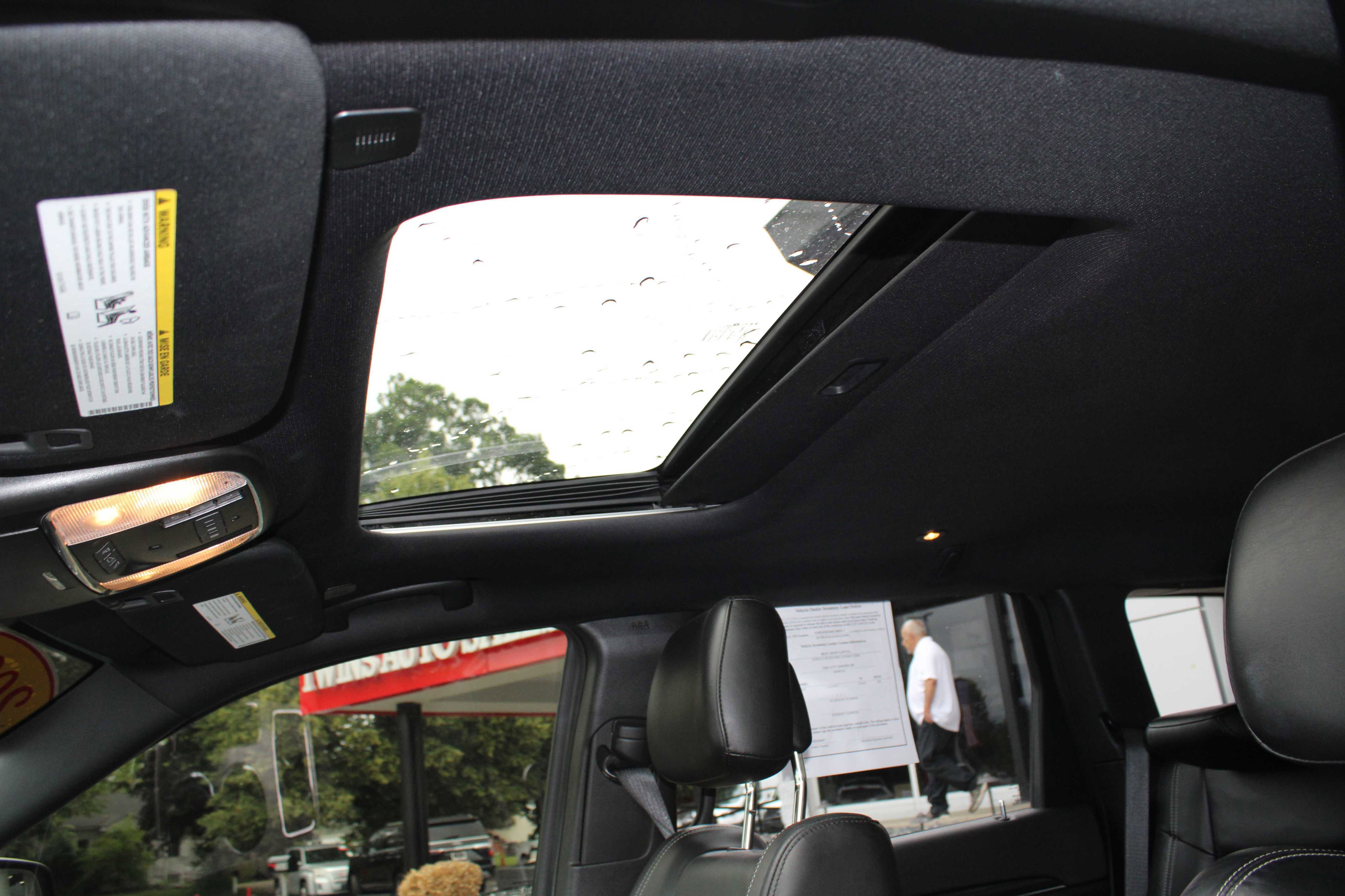 Vehicle image 24 of 26
