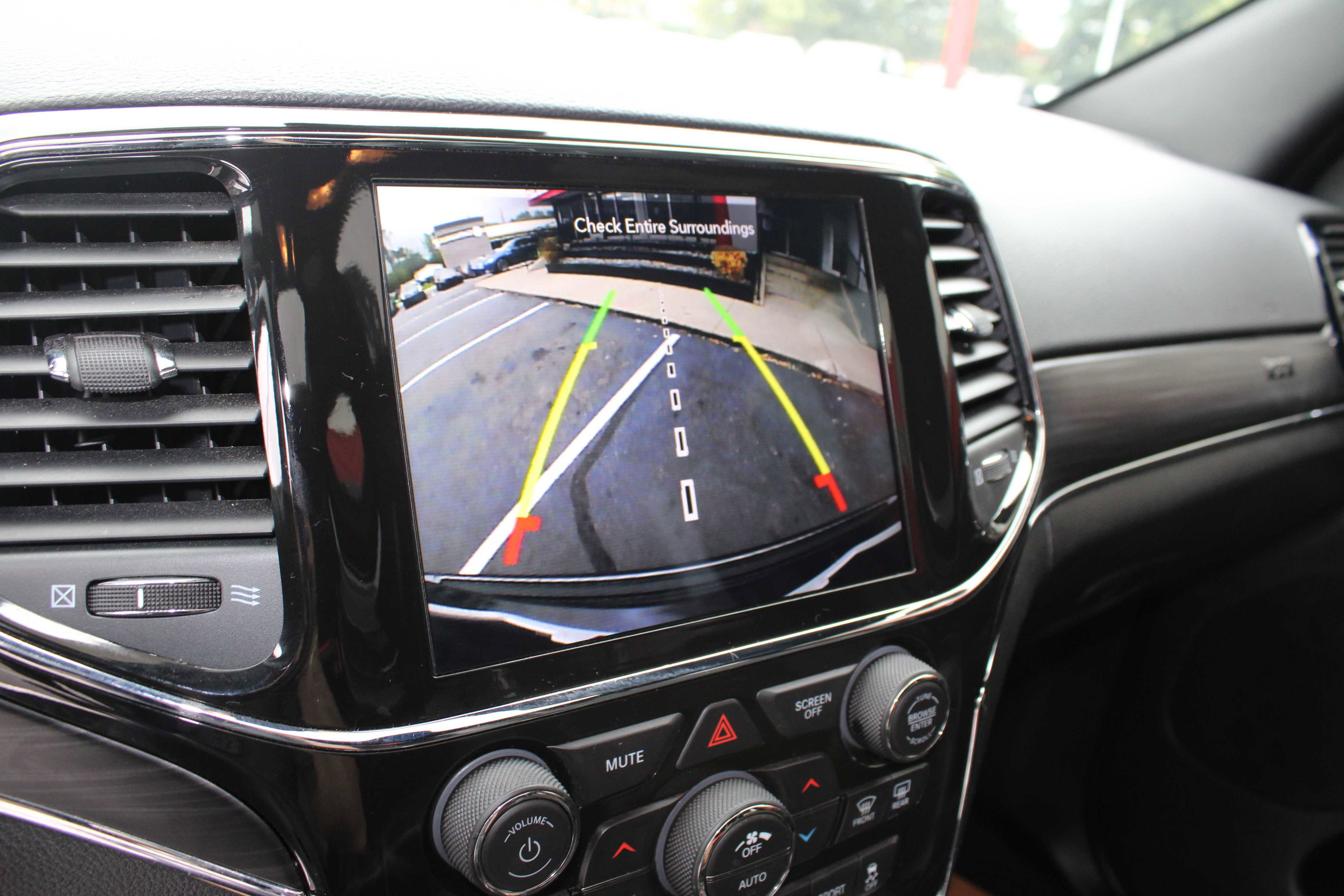Vehicle image 16 of 26