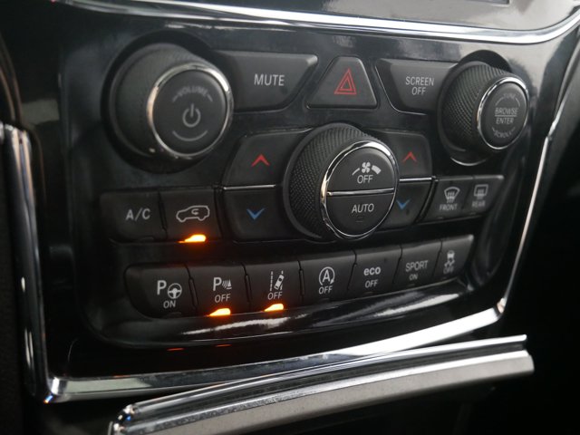 Vehicle image 32 of 42