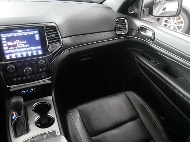 Vehicle image 20 of 42