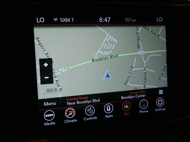 Vehicle image 41 of 42