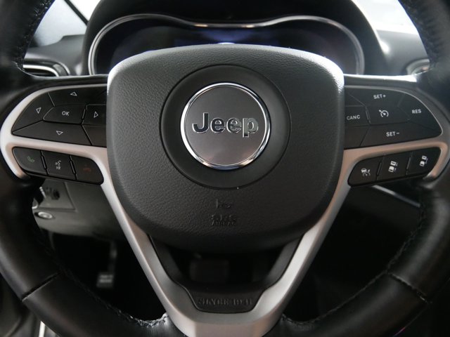 Vehicle image 34 of 42