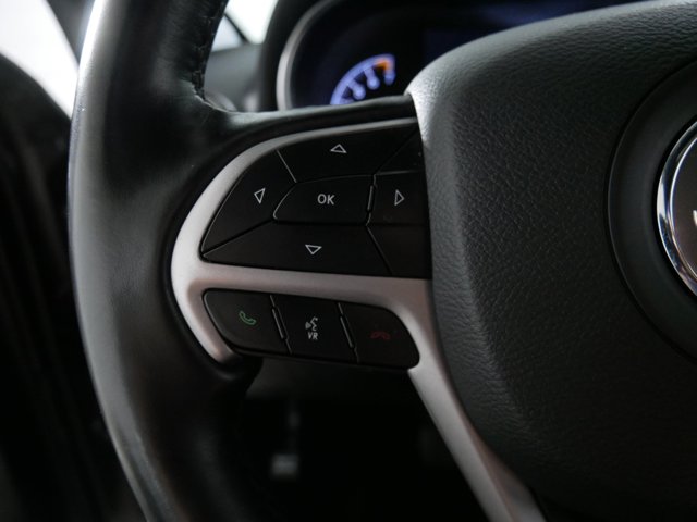 Vehicle image 36 of 42