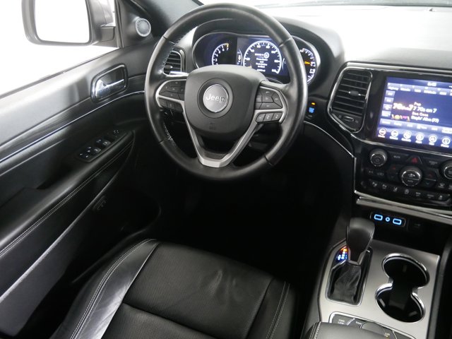 Vehicle image 17 of 42