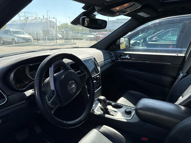Vehicle image 15 of 42