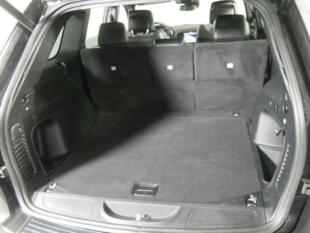 Vehicle image 27 of 42