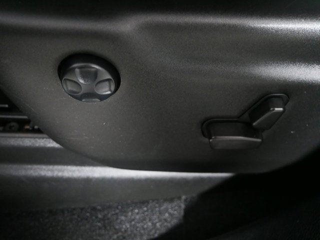 Vehicle image 29 of 42