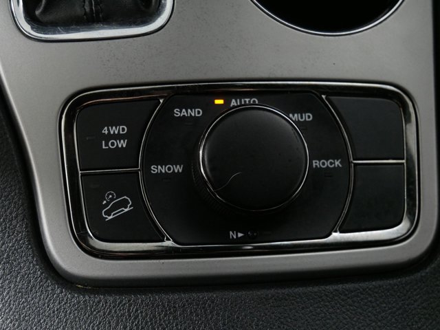 Vehicle image 38 of 42