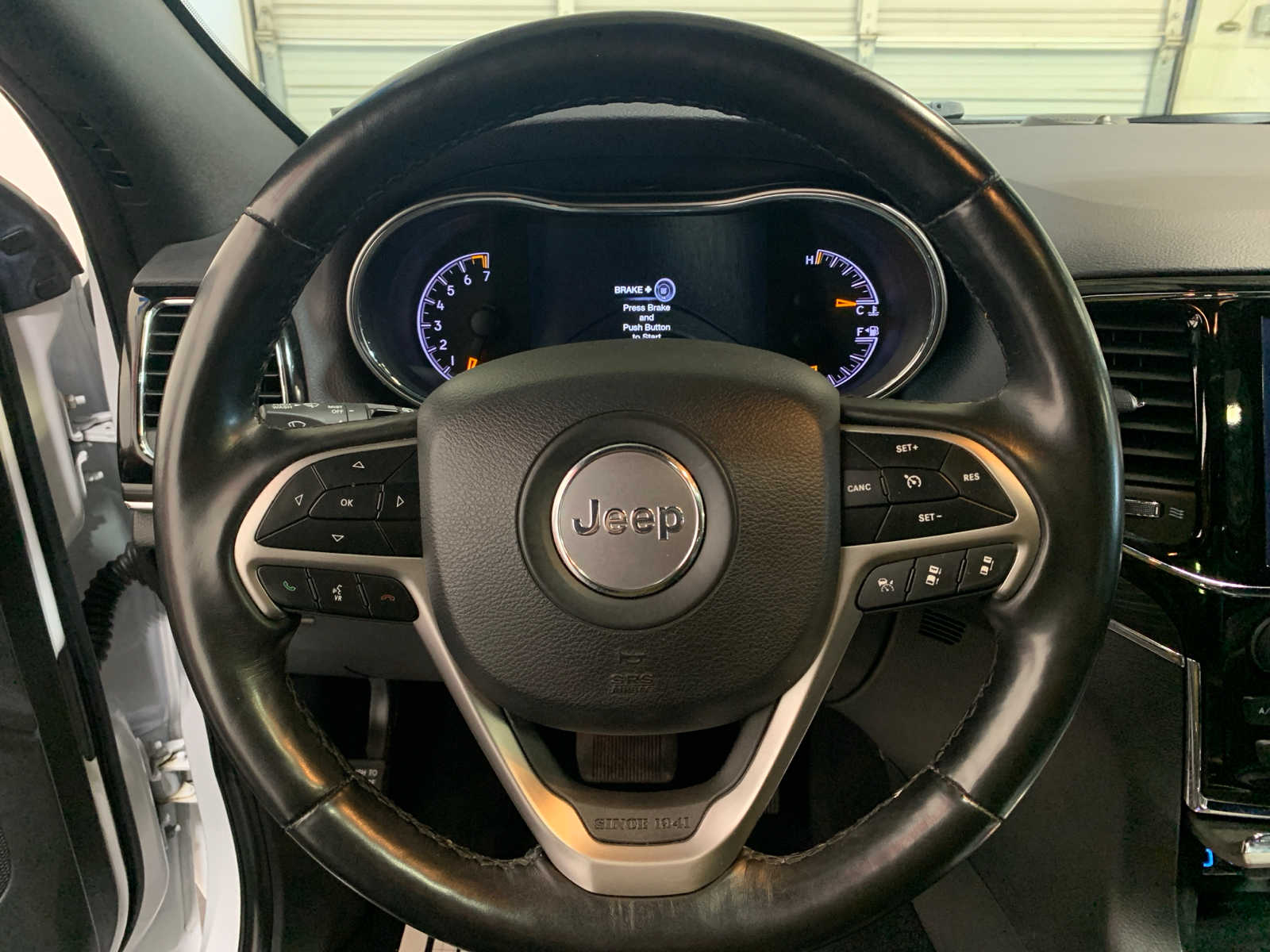 Vehicle image 9 of 11