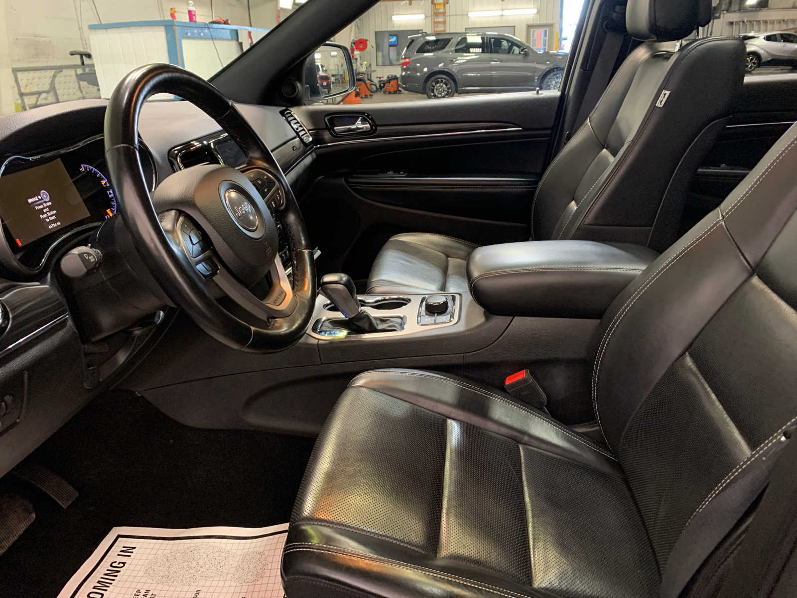 Vehicle image 10 of 11