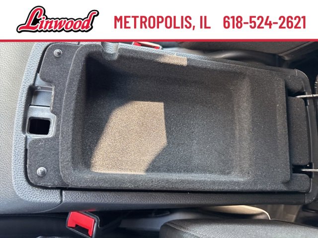 Vehicle image 23 of 40