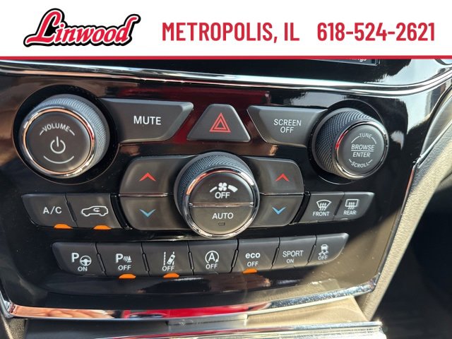 Vehicle image 28 of 40