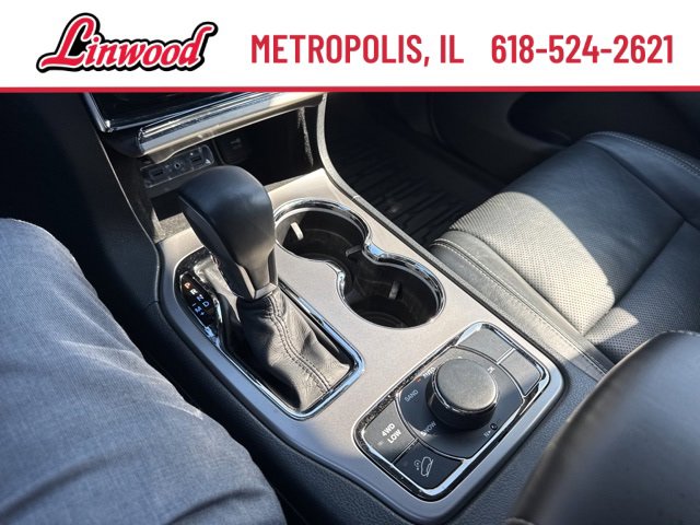 Vehicle image 26 of 40
