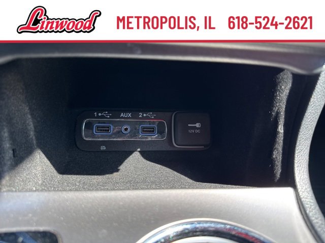 Vehicle image 27 of 40